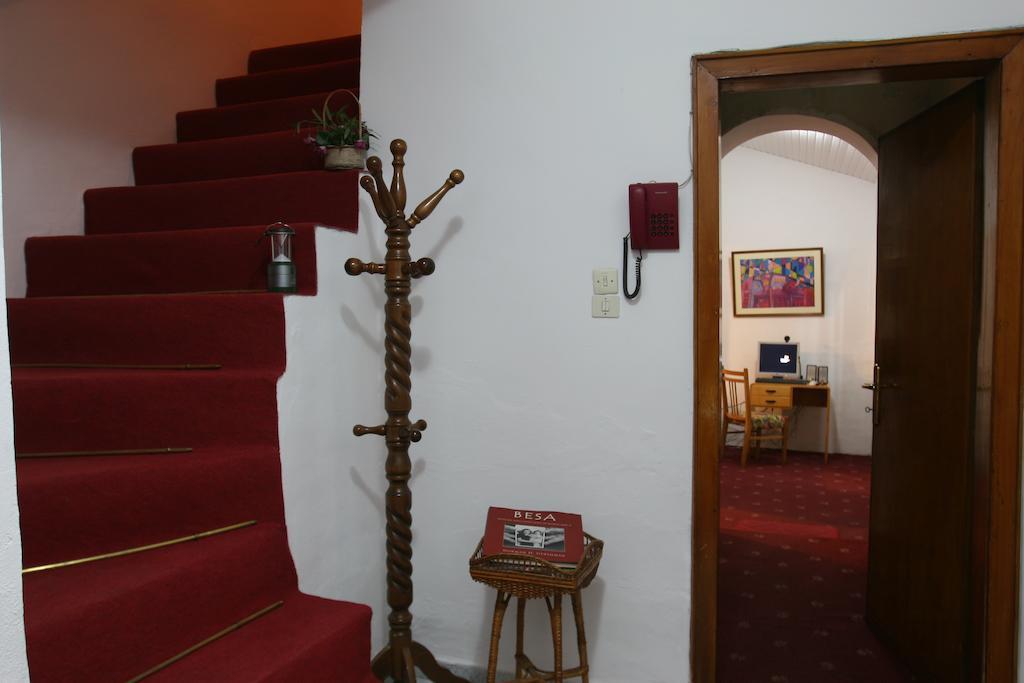 Guesthouse Pension Andrea Tirana Zewnętrze zdjęcie