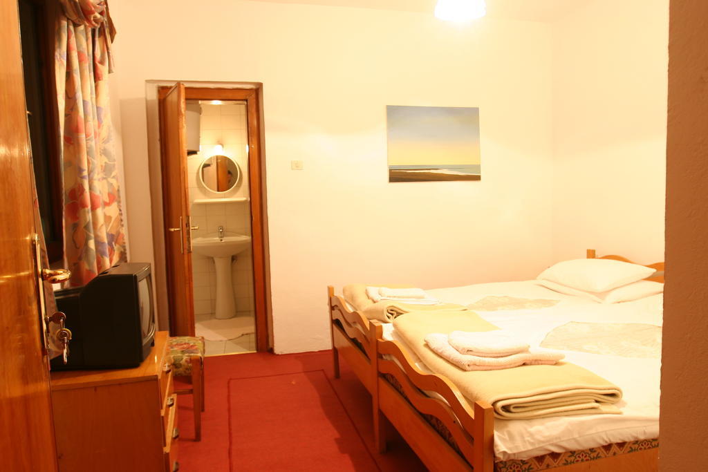 Guesthouse Pension Andrea Tirana Pokój zdjęcie