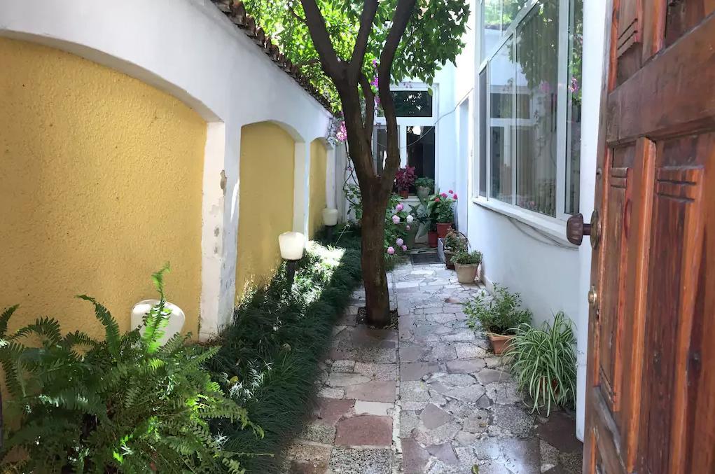Guesthouse Pension Andrea Tirana Zewnętrze zdjęcie