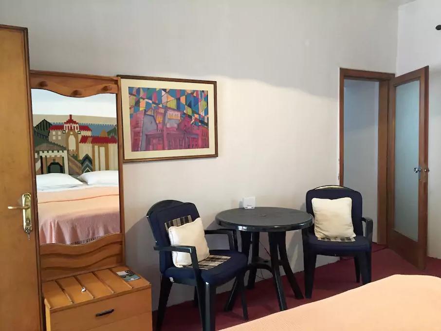 Guesthouse Pension Andrea Tirana Zewnętrze zdjęcie